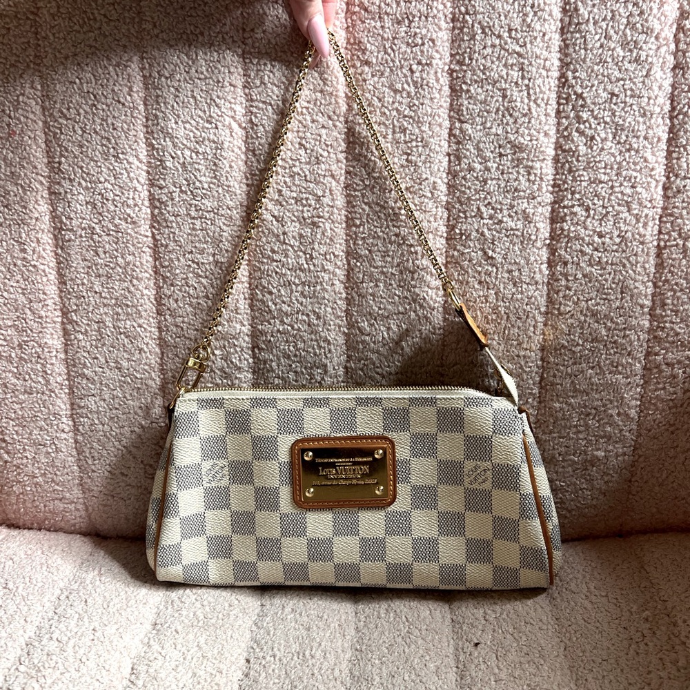 Louis Vuitton Pouchette